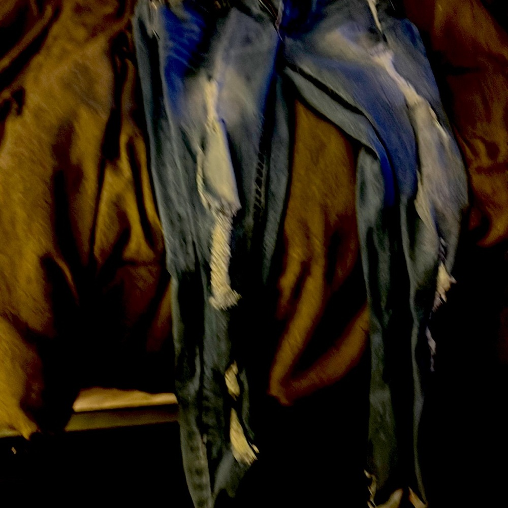 Ripped skinny jeans